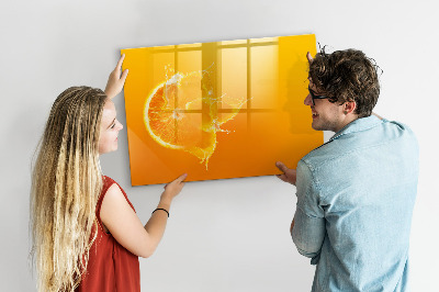 Pizarra magnética de pared con rotulador Un tablero colorido para notas y fotos.