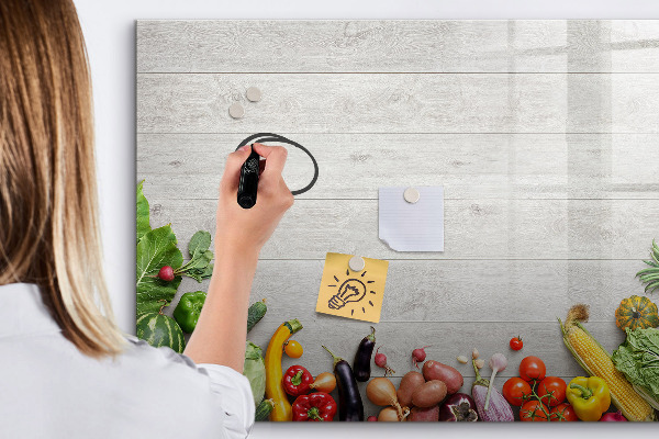Pizarra magnética de pared con rotulador Un espacio creativo para recuerdos y fotos.
