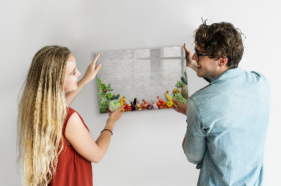 Pizarra magnética de pared con rotulador Un espacio creativo para recuerdos y fotos.
