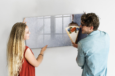 Pizarra magnética de pared con rotulador Un lugar creativo para recuerdos y notas.