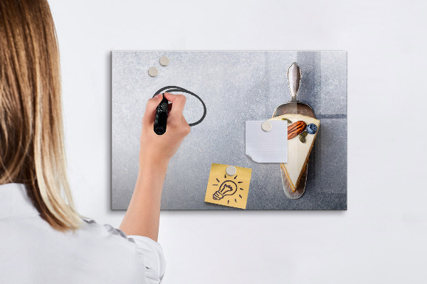 Pizarra magnética de pared con rotulador Un lugar creativo para recuerdos y notas.