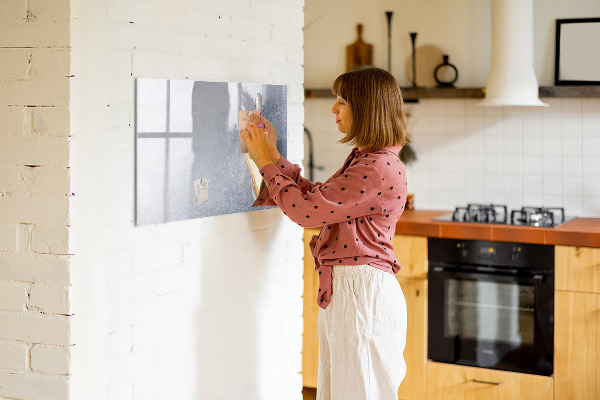 Pizarra magnética de pared con rotulador Un lugar creativo para recuerdos y notas.