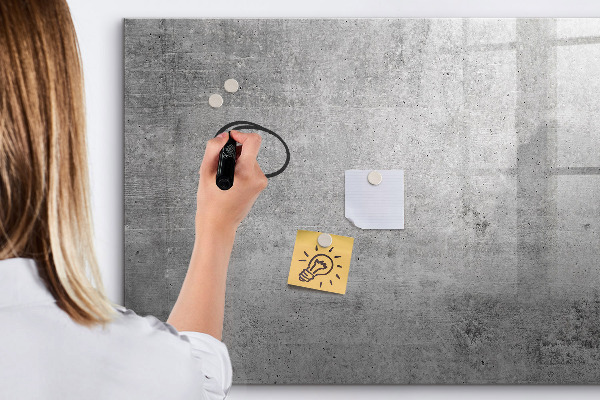 Pizarra magnética de pared con rotulador Un tablero moderno para colgar fotos