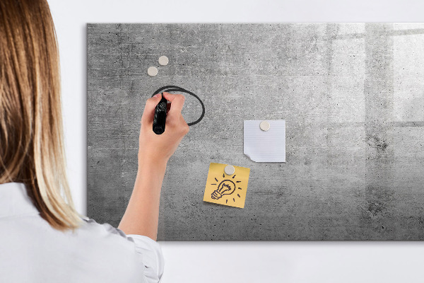 Pizarra magnética de pared con rotulador Un tablero moderno para colgar fotos