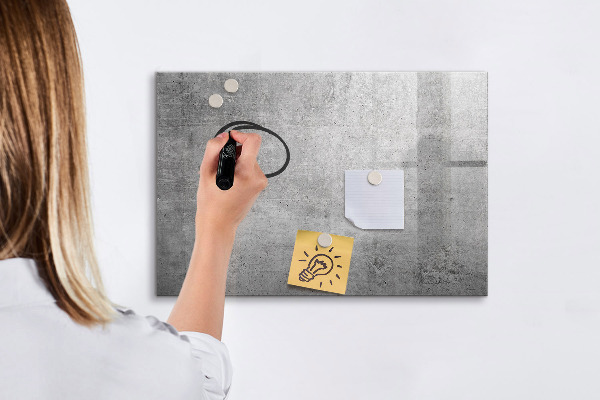 Pizarra magnética de pared con rotulador Un tablero moderno para colgar fotos
