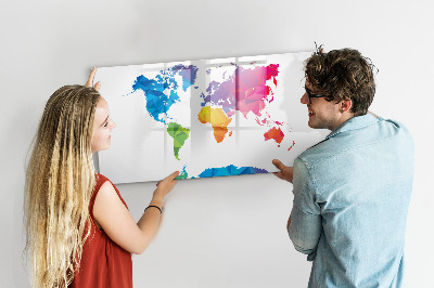 Pizarra borrable de cristal con imanes Un mapa colorido para fotos y notas.