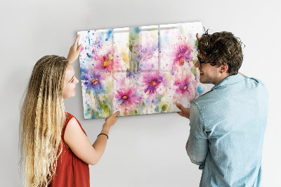 Pizarra magnética de pared con rotulador Un tablero colorido para fotos y notas.
