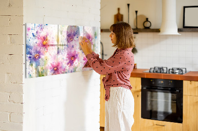 Pizarra magnética de pared con rotulador Un tablero colorido para fotos y notas.