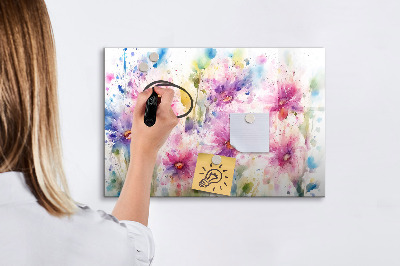 Pizarra magnética de pared con rotulador Un tablero colorido para fotos y notas.