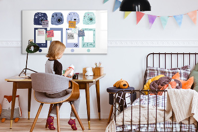 Pizarra magnética de pared con rotulador Un lugar creativo para recuerdos y fotos.