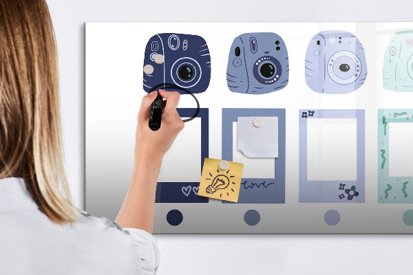 Pizarra magnética de pared con rotulador Un lugar creativo para recuerdos y fotos.
