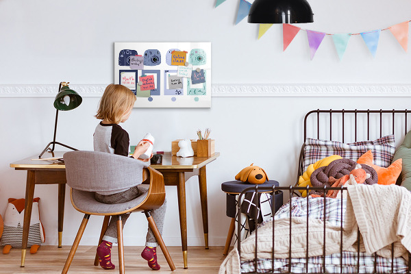 Pizarra magnética de pared con rotulador Un lugar creativo para recuerdos y fotos.