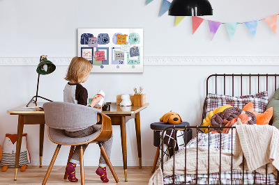 Pizarra magnética de pared con rotulador Un lugar creativo para recuerdos y fotos.