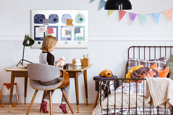 Pizarra magnética de pared con rotulador Un lugar creativo para recuerdos y fotos.