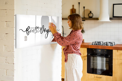 Pizarra magnética de pared con rotulador Un espacio creativo para recuerdos y fotos.