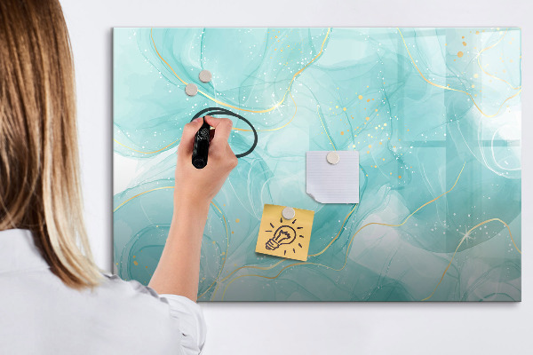 Pizarra borrable de cristal con imanes Un tablero colorido para fotos y notas.