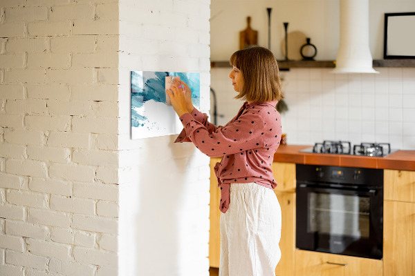 Pizarra magnética de pared con rotulador Un póster colorido para presentar fotos