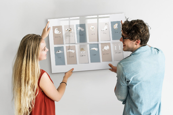 Pizarra magnética de pared con rotulador Un calendario creativo para cada estación.