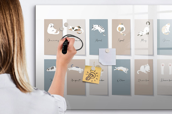 Pizarra magnética de pared con rotulador Un calendario creativo para cada estación.