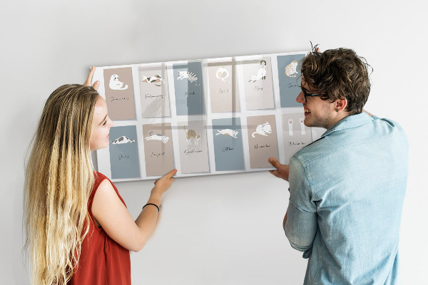 Pizarra magnética de pared con rotulador Un calendario creativo para cada estación.