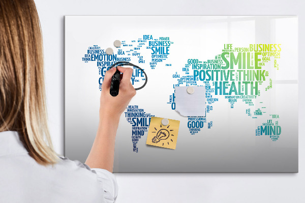 Pizarra magnética de pared con rotulador Un mundo lleno de ideas y positividad.