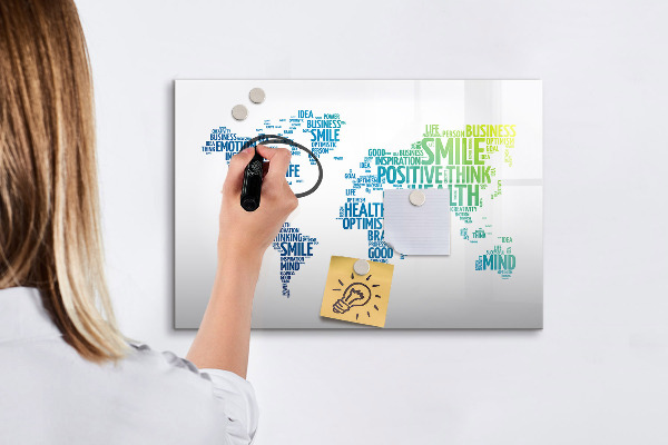 Pizarra magnética de pared con rotulador Un mundo lleno de ideas y positividad.
