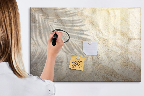 Pizarra borrable de cristal con imanes Un elegante tablero para notas y fotos.