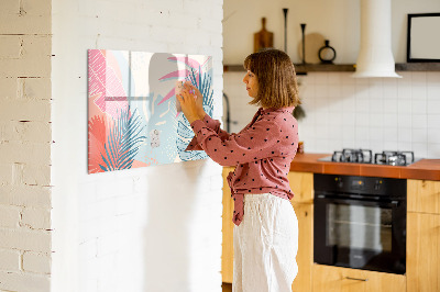 Pizarra magnética de pared con rotulador Un tablero colorido para notas y fotos.