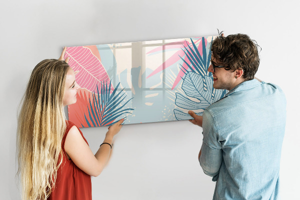 Pizarra magnética de pared con rotulador Un tablero colorido para notas y fotos.