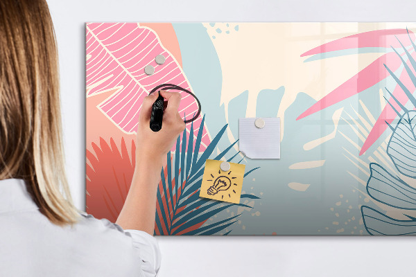 Pizarra magnética de pared con rotulador Un tablero colorido para notas y fotos.