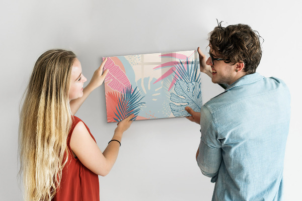 Pizarra magnética de pared con rotulador Un tablero colorido para notas y fotos.