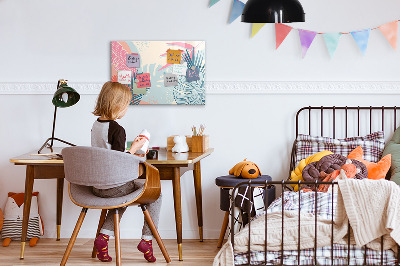 Pizarra magnética de pared con rotulador Un tablero colorido para notas y fotos.
