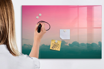 Pizarra magnética de pared con rotulador Un tablero colorido para notas y fotos.