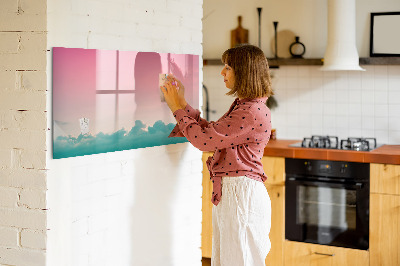 Pizarra magnética de pared con rotulador Un tablero colorido para notas y fotos.