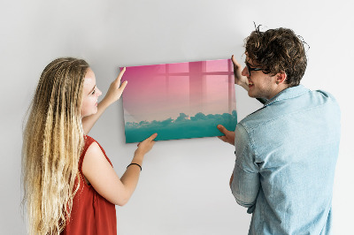 Pizarra magnética de pared con rotulador Un tablero colorido para notas y fotos.