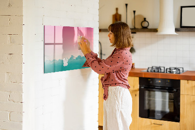Pizarra magnética de pared con rotulador Un tablero colorido para notas y fotos.