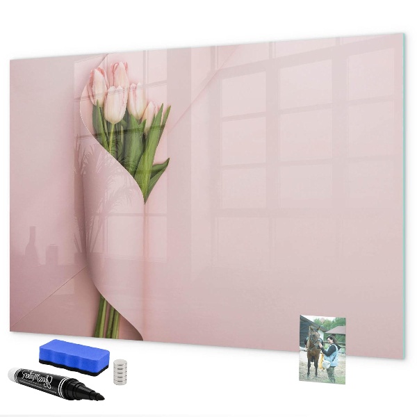 Pizarra magnética de pared con rotulador Un espacio creativo para recuerdos y notas.