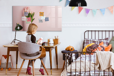 Pizarra magnética de pared con rotulador Un espacio creativo para recuerdos y notas.