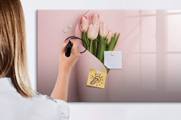 Pizarra magnética de pared con rotulador Un espacio creativo para recuerdos y notas.