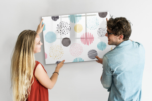 Pizarra magnética de pared con rotulador Un tablero colorido para recuerdos y notas.