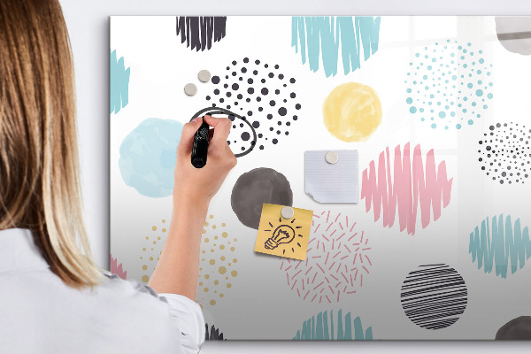 Pizarra magnética de pared con rotulador Un tablero colorido para recuerdos y notas.