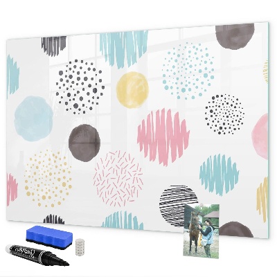 Pizarra magnética de pared con rotulador Un tablero colorido para recuerdos y notas.