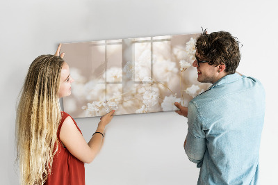 Pizarra magnética de pared con rotulador Un lugar creativo para recuerdos y fotos.