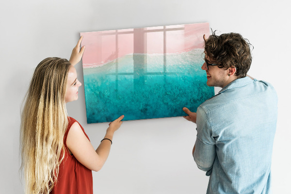 Pizarra magnética de pared con rotulador Un tablero colorido para notas y fotos.