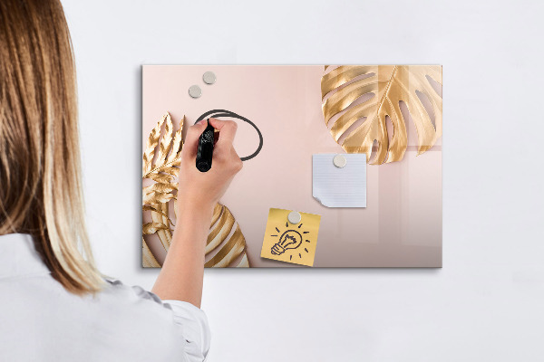 Pizarra borrable de cristal con imanes Un elegante tablero para presentar fotos.
