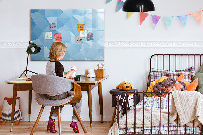 Pizarra magnética de pared con rotulador Un tablero colorido para notas y fotos.
