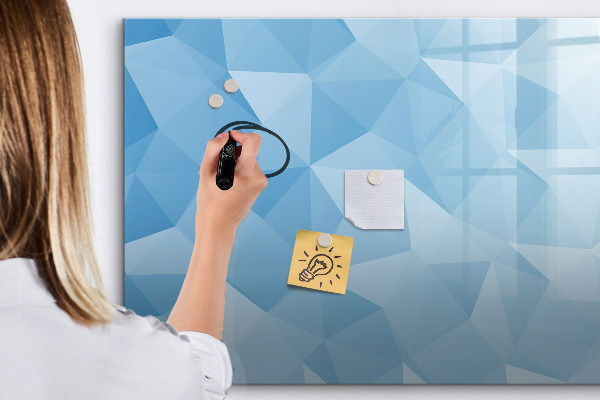 Pizarra magnética de pared con rotulador Un tablero colorido para notas y fotos.