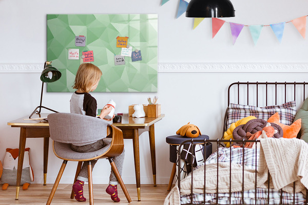 Pizarra magnética de pared con rotulador Un tablero colorido para fotos y notas.