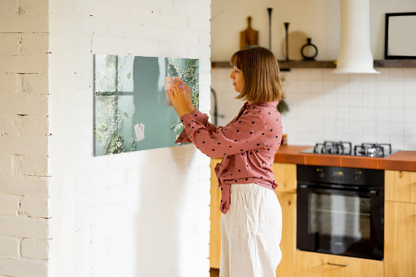 Pizarra magnética de pared con rotulador Un elegante tablero para notas y fotos.