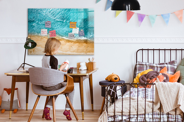 Pizarra magnética de pared con rotulador Un elegante tablero para notas y fotos.